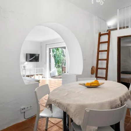 Scenic Near With Private Pool Holiday home *