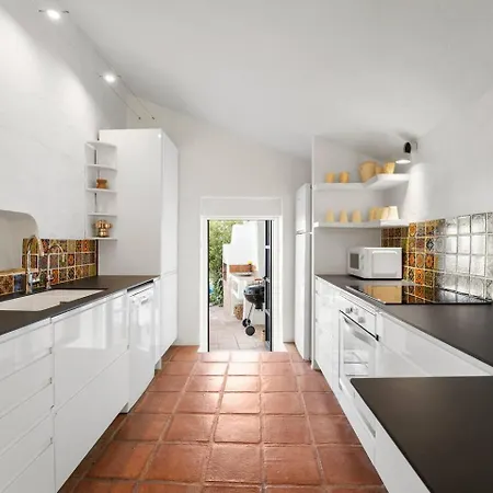 Scenic Near With Private Pool Holiday home *